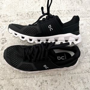 ON Cloud shoes. Size 8. Maybe wore 1 time.